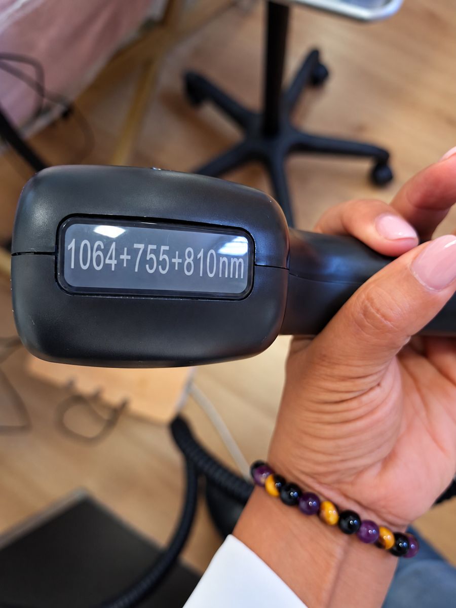 Equipamento de depilação a laser diodo (1064+755+810nm)